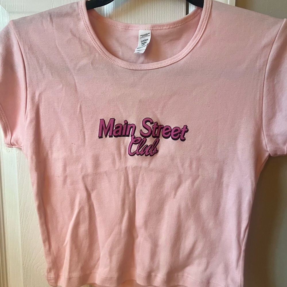 Adelaide’s Fort Main Street Club cropped tee
